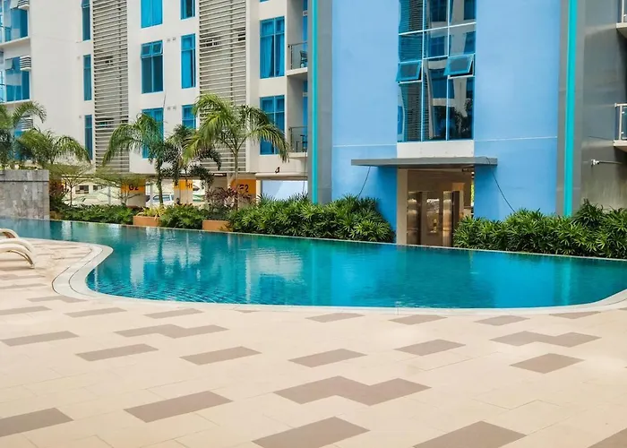 Luxury With Balcony & Swimming Pool Near It Park Apartment Cebu
