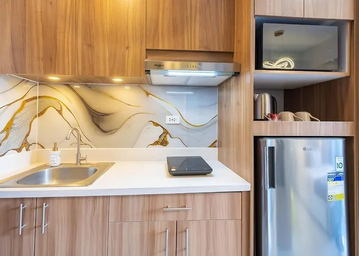 Apartment Luxury With Balcony & Swimming Pool Near It Park *